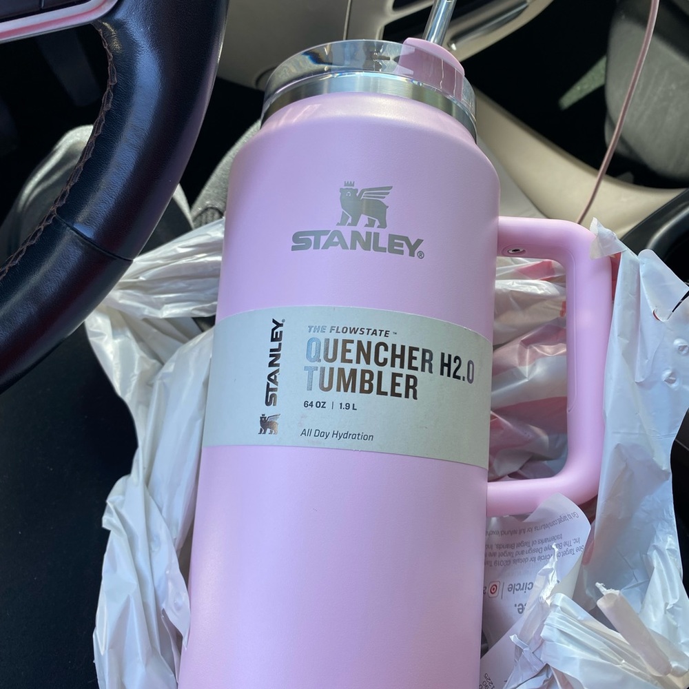 PINK NEW Stanley x target 64 oz Stainless Steel H2.0 Flowstate Tumbler - tulle